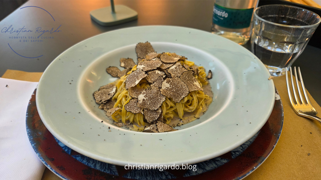 I tagliolini al tartufo ... finalmente il tartufo! - La Piola